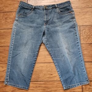 Women’s Size 14 Mid Wash Denim Jean Capris Shorts - Blue